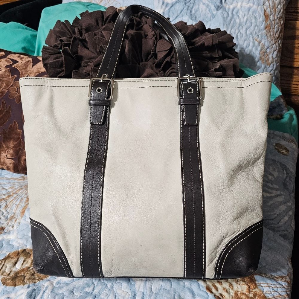 Near Vintage Y2k Coach Purse Tote Hamptons  Smooth Leather Tote Shoulder Bag